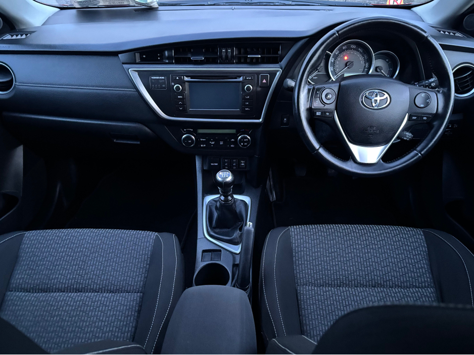 2015 Toyota Auris 1.33 VVT-I DUAL ICON PLUS 99BHP 5DR S/S 100BHP €8,950