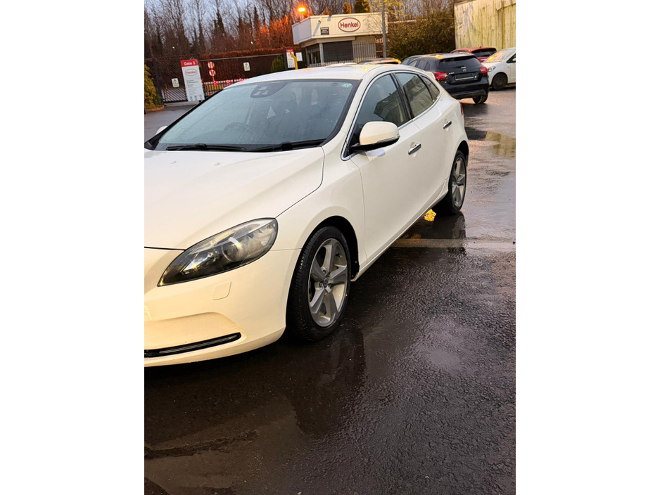 2014 Volvo V40 2.0 D4 ES AUTO €10,499