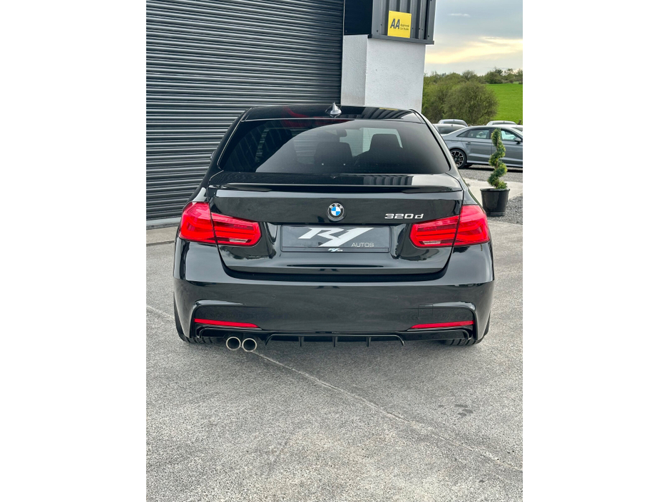 2019 BMW 3 Series - image 8