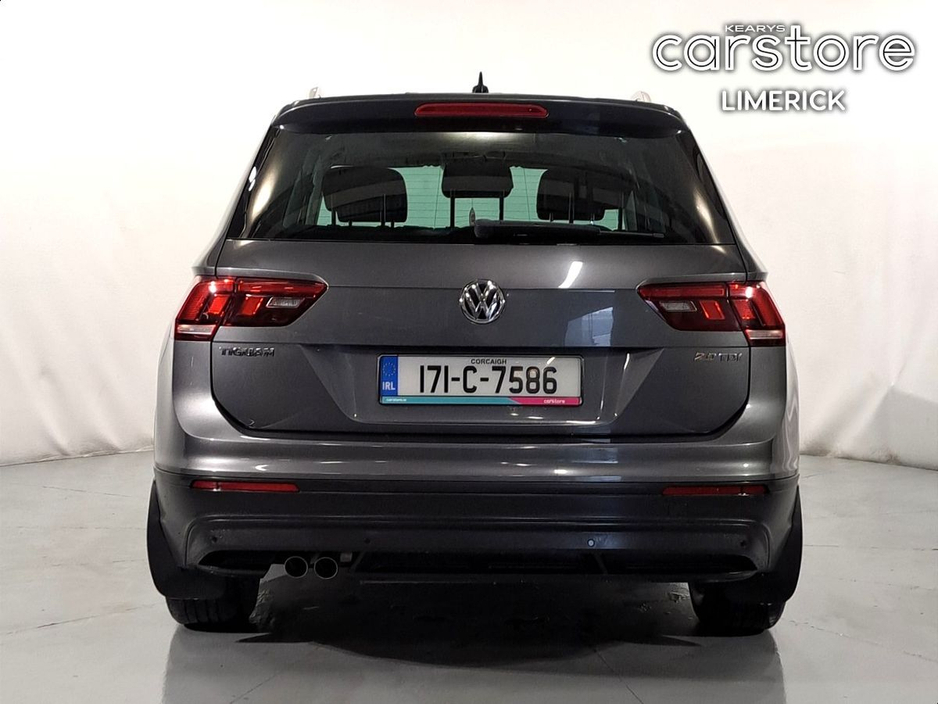 2017 Volkswagen Tiguan - image 4