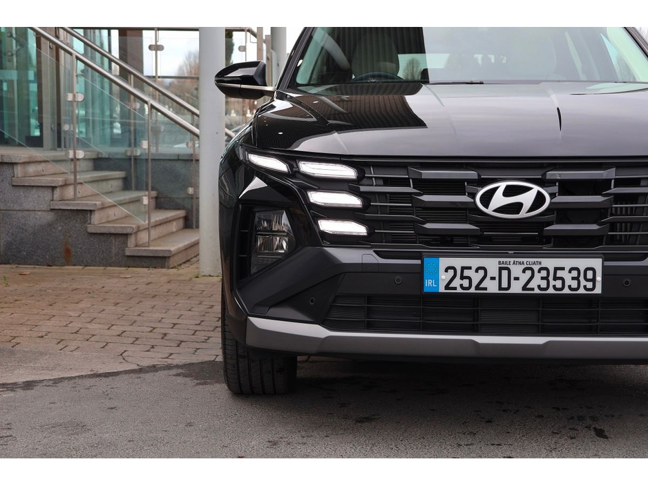 2025 Hyundai Tucson - image 3