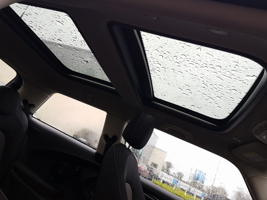 2023 MINI Hatch - image 24