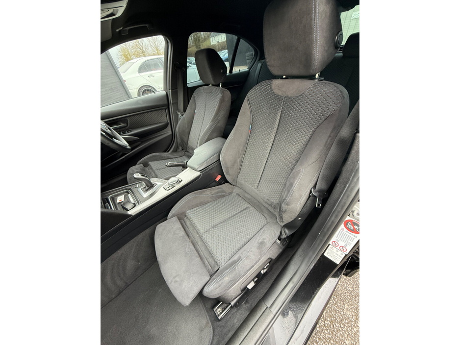 2015 BMW 3 Series - image 16