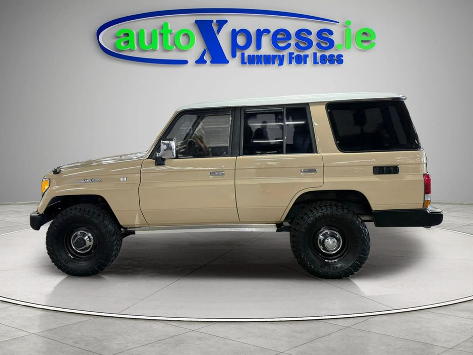 1994 Toyota Landcruiser - image 7