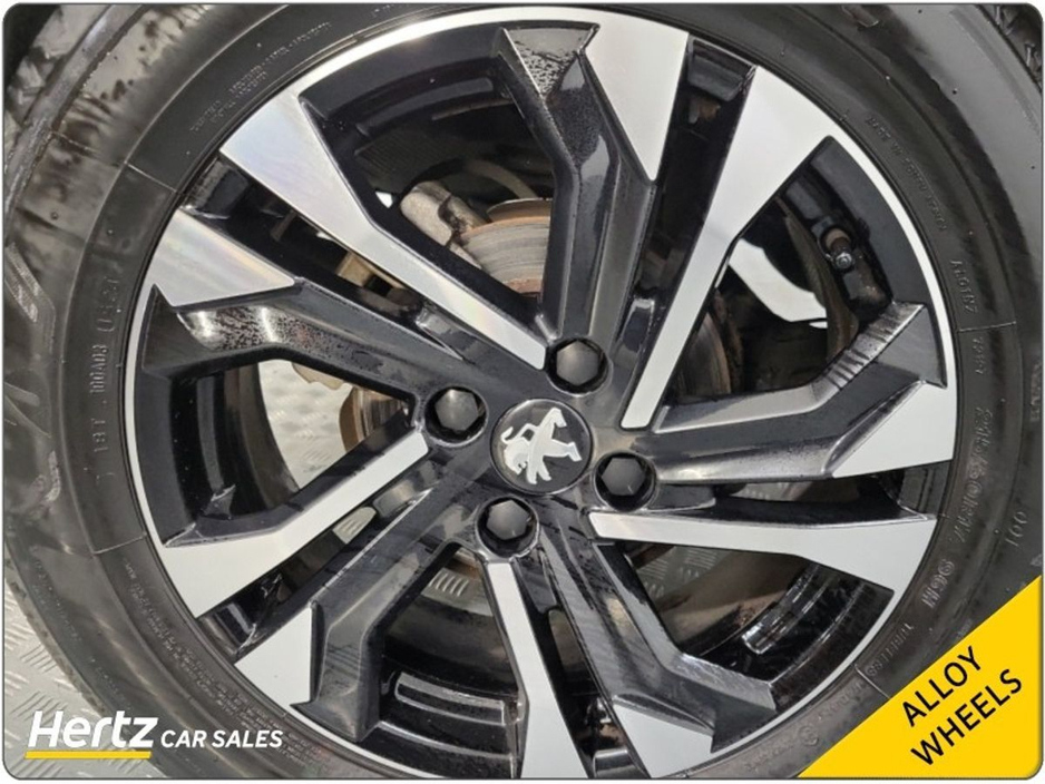 2023 Peugeot 2008 - image 11