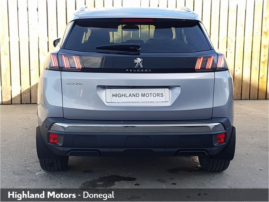 2021 Peugeot 3008 - image 11