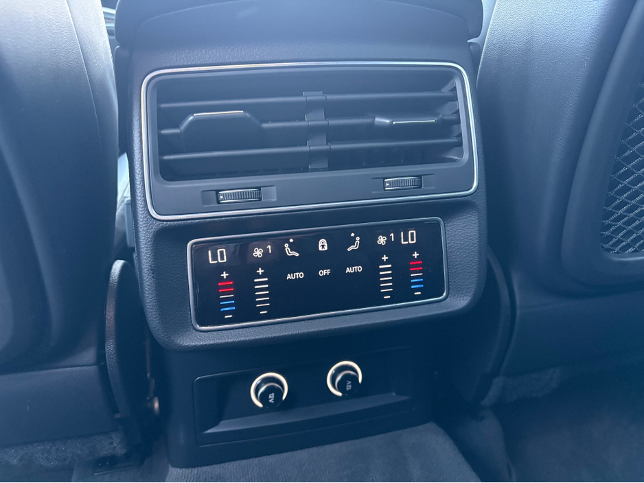 2018 Audi Q8 - image 24