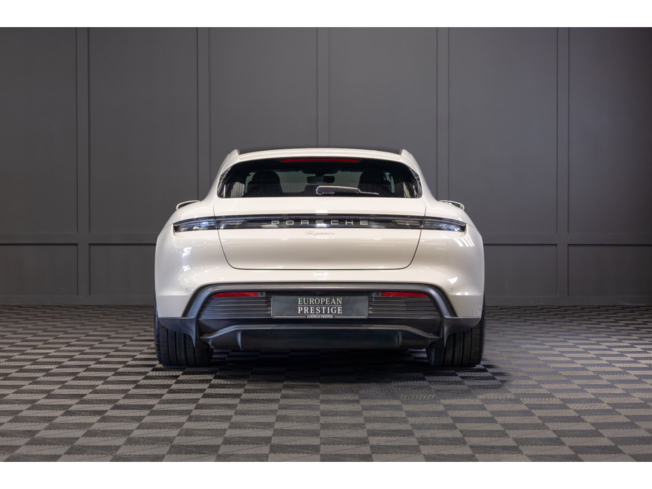 2023 Porsche Taycan Taycan Sport Turismo €71,950