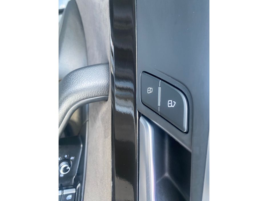 2016 Audi A4 - image 17