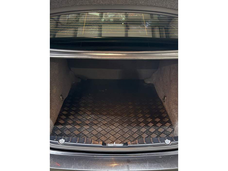 2014 BMW 5 Series - image 24