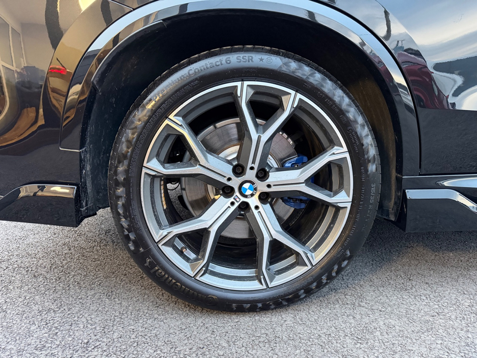 2020 BMW X5 - image 13