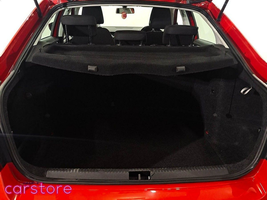 2021 Skoda Octavia - image 10