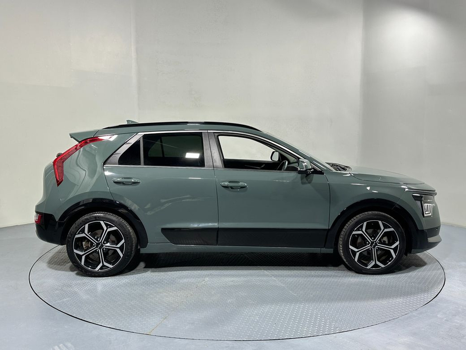 2023 Kia Niro - image 8