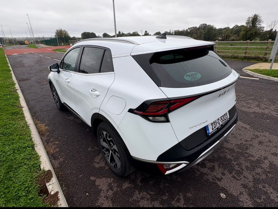 2023 Kia Sportage - image 4