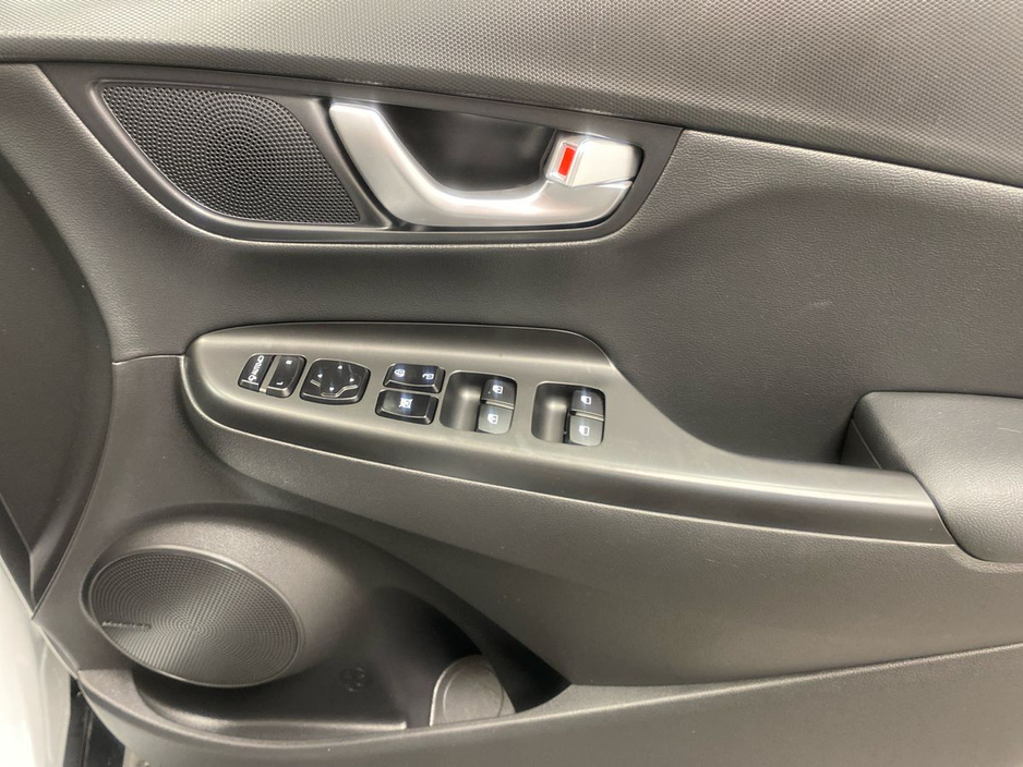 2023 Hyundai Kona - image 11