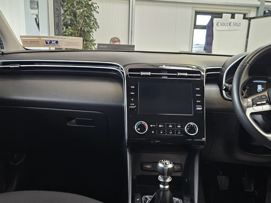 2022 Hyundai Tucson - image 8