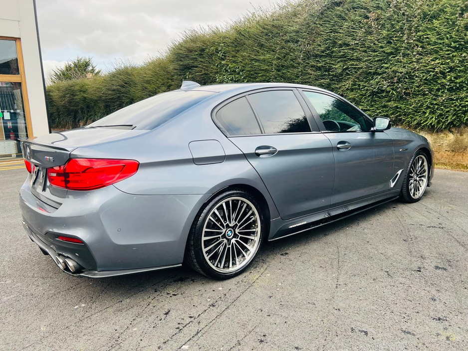 2018 BMW 5 Series - image 18