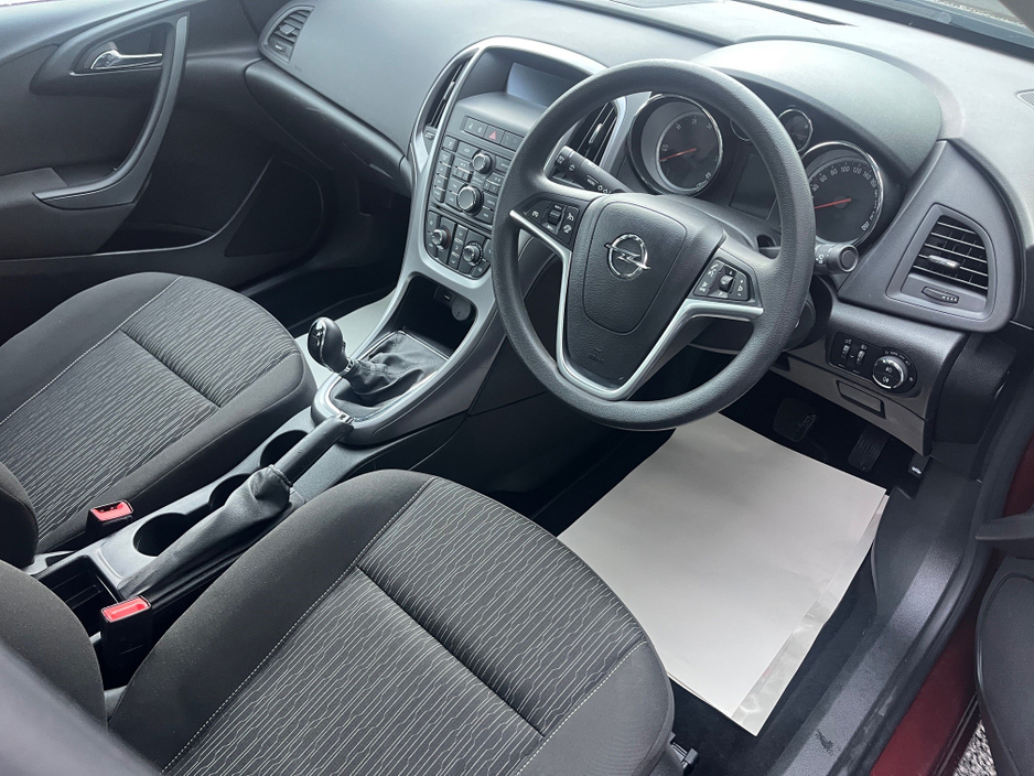 2018 Opel Astra SALOON 1.6 CDTI 110PS 4DR Diesel * Low  Mileage * €13,950