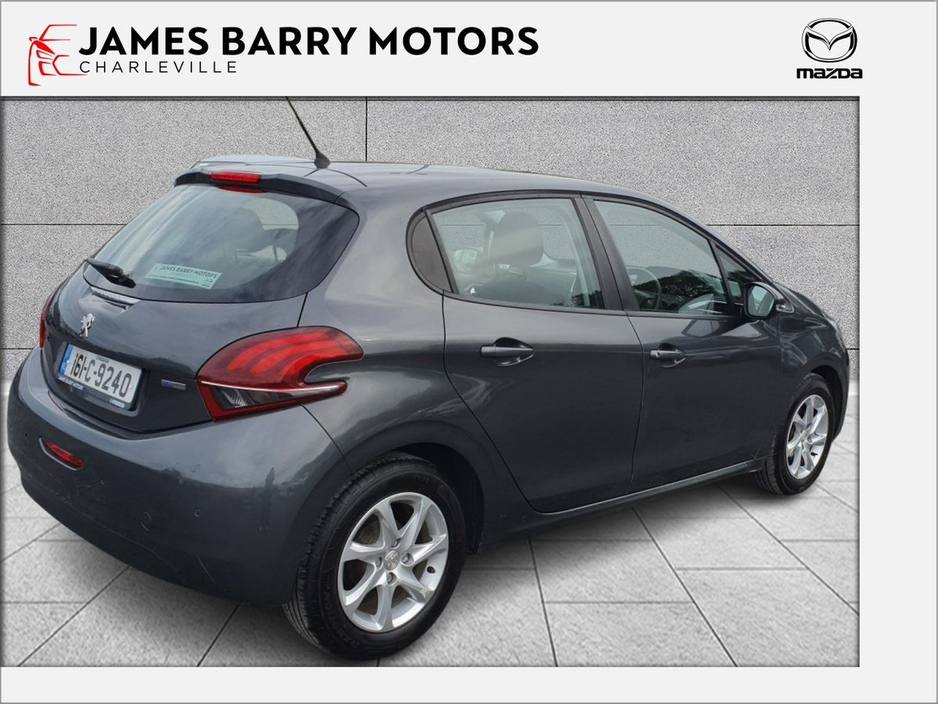 2016 Peugeot 208 - image 10