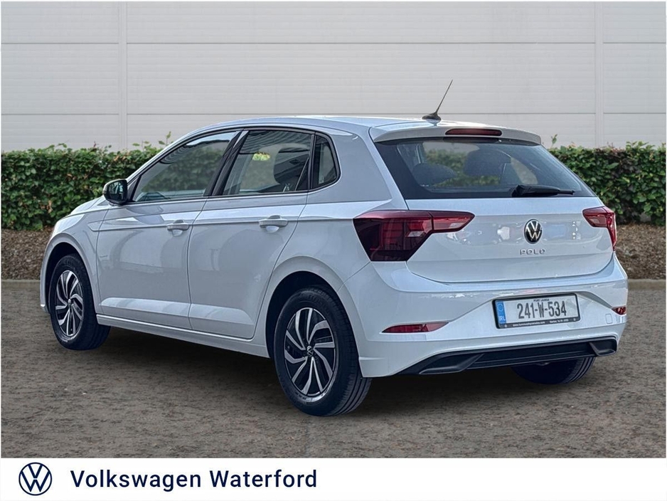 2024 Volkswagen Polo - image 3