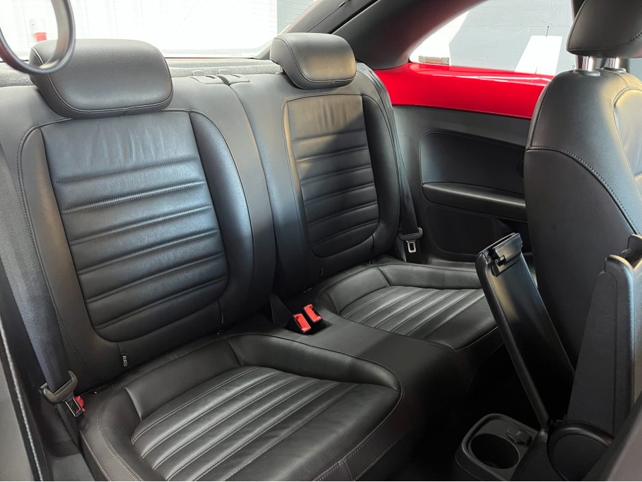 2015 Volkswagen Beetle €11950! 2015 VOLKSWAGEN BEETLE DESIGN LEATHER PACKAGE 1.2 AUTOMATIC / HEATED SEATS / PADDLE SHIFTERS €11,950
