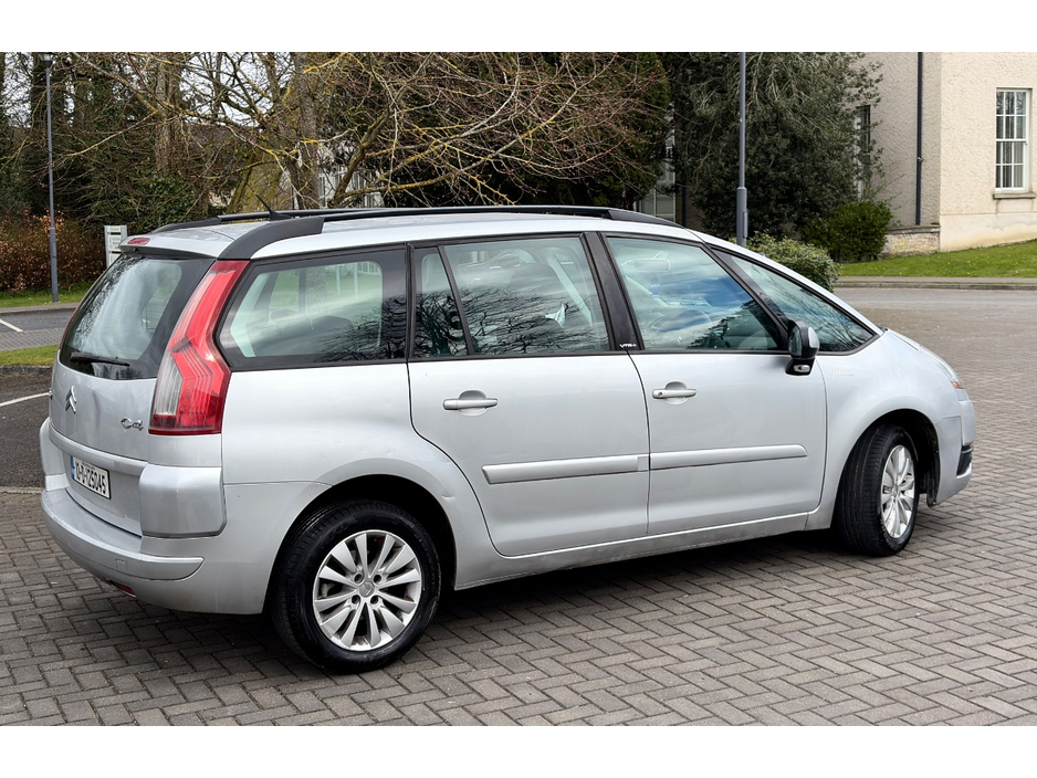 2010 Citroen C4 Picasso - image 7