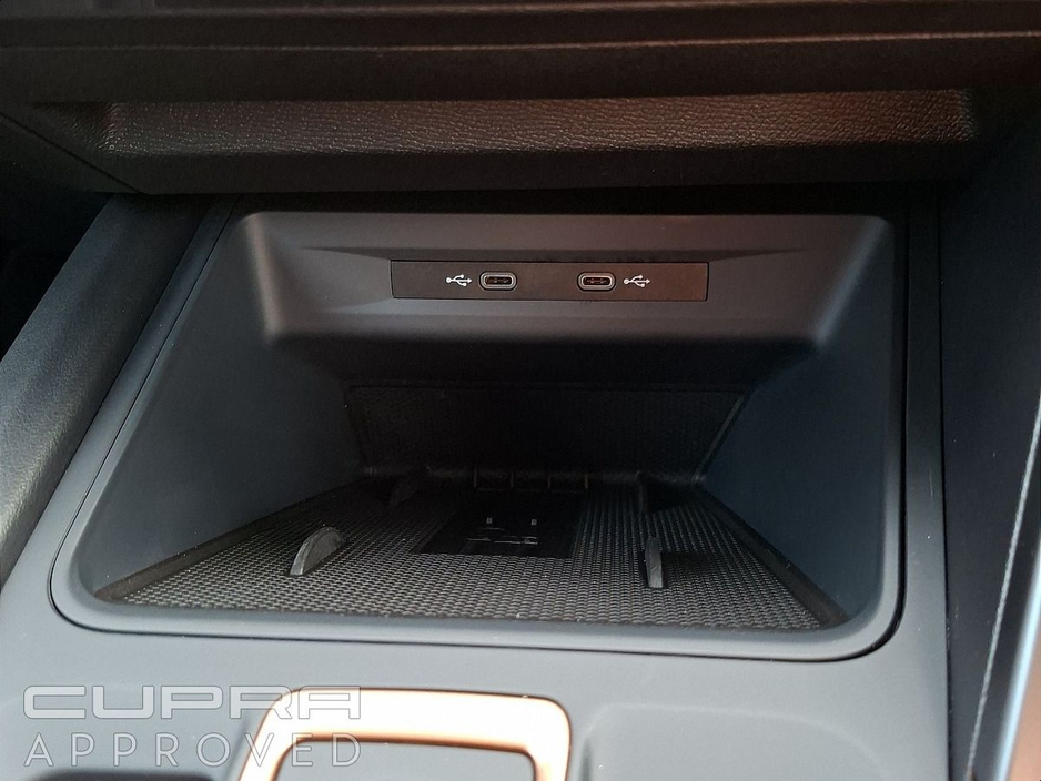 2025 Cupra Formentor - image 28