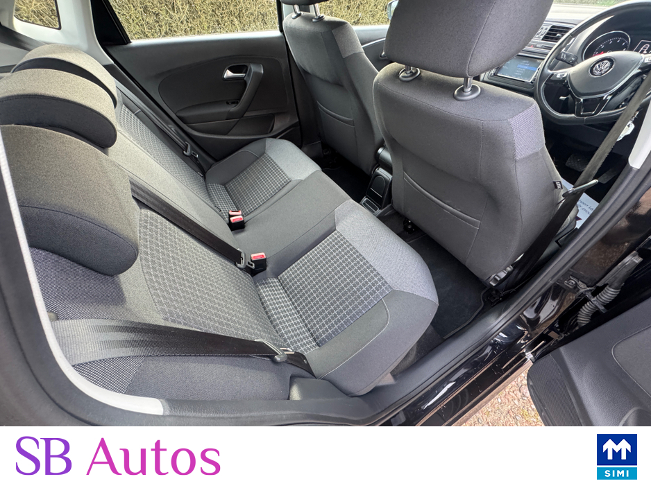 2017 Volkswagen Polo - image 11