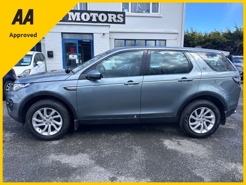 2017 Land Rover Discovery Sport - image 3