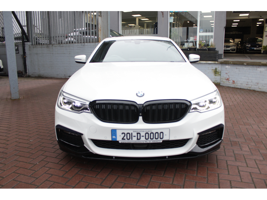 2020 BMW 5 Series - image 9