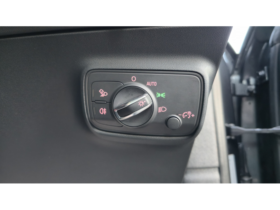 2015 Audi TT - image 22