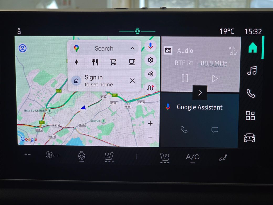 2025 Renault 5 - image 12