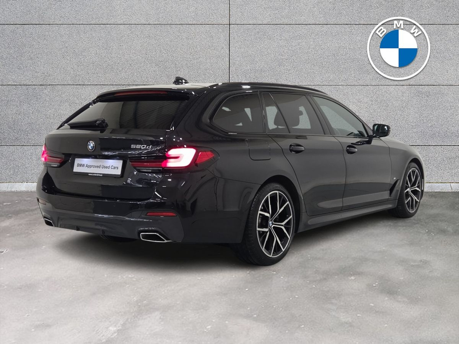 2023 BMW 5 Series - image 24