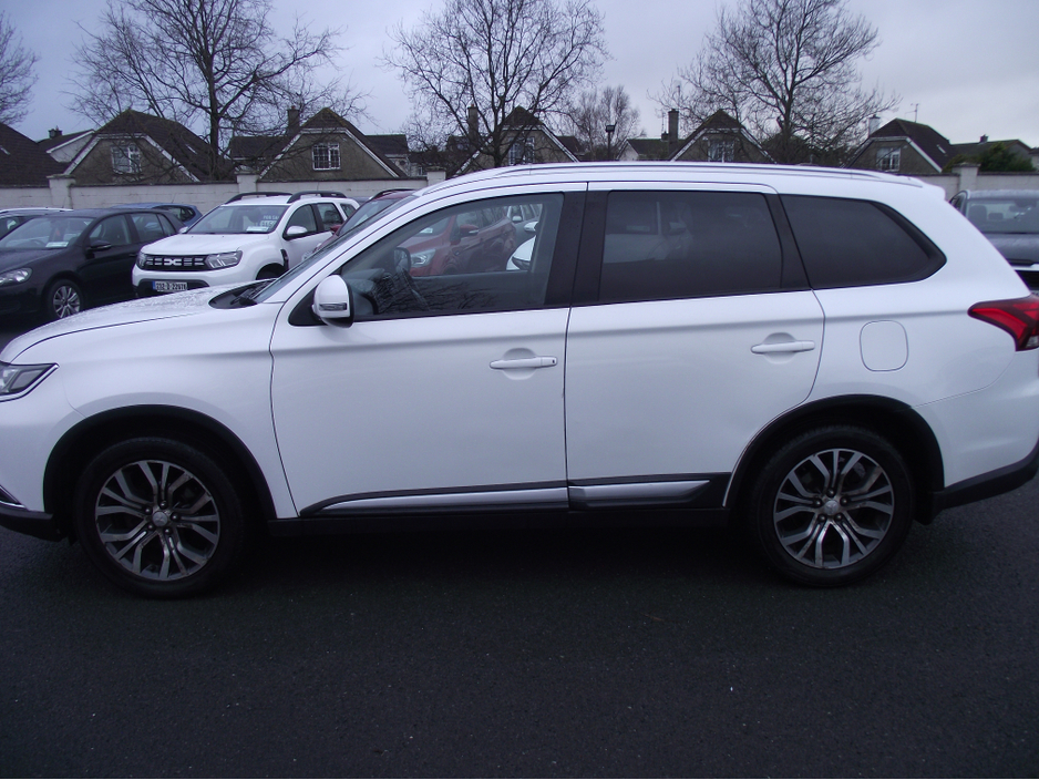 2016 Mitsubishi Outlander 2.3D  4WD  7SEATS  150PS 5DR   6 6MT    16MY €12,950