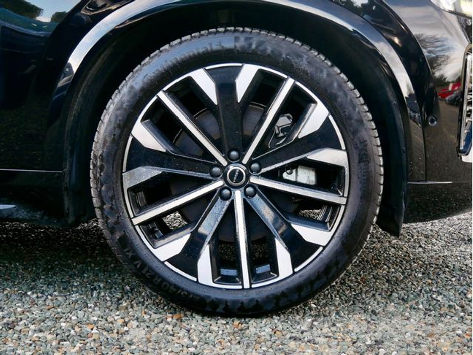 2025 Volvo XC90 - image 15