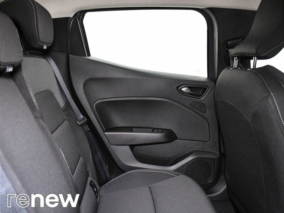 2025 Renault Clio - image 12