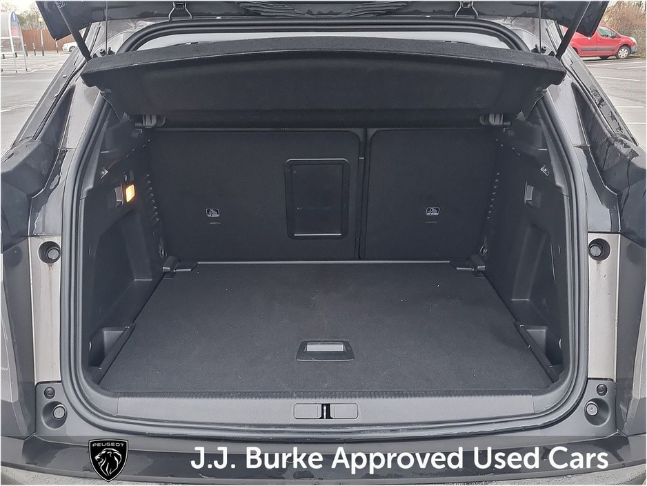 2022 Peugeot 3008 - image 12