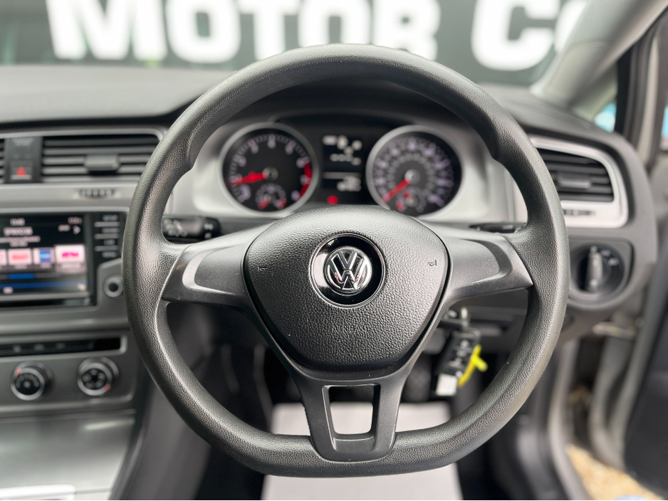 2017 Volkswagen Golf - image 13