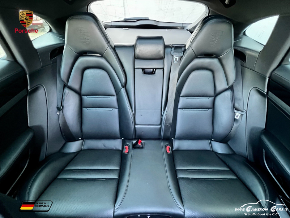 2022 Porsche Panamera - image 20