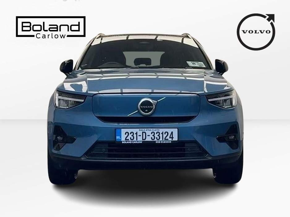 2023 Volvo XC40 - image 7