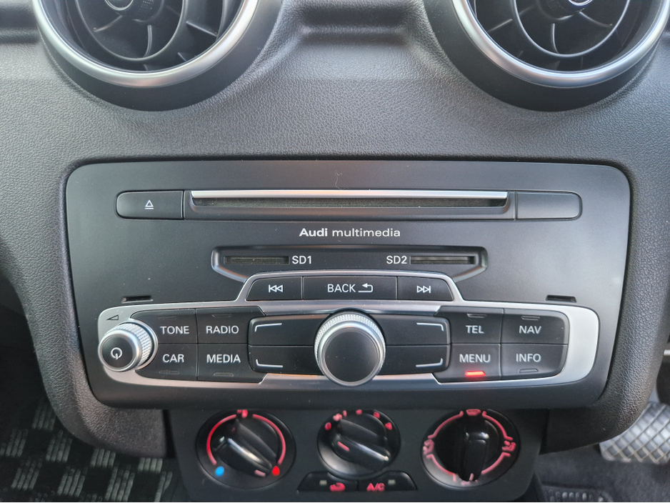 2015 Audi A1 - image 32