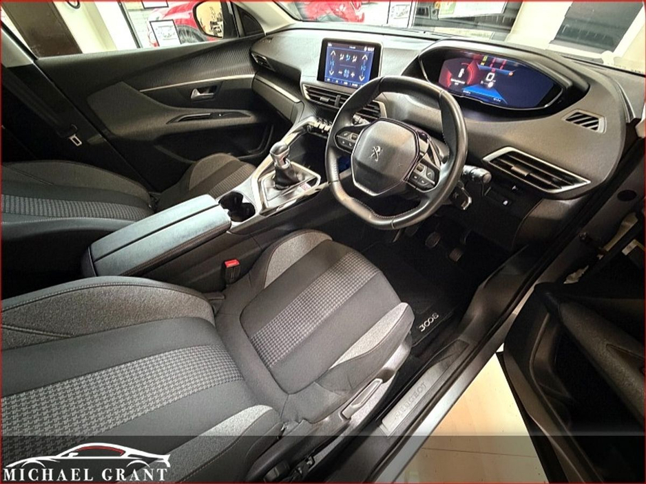 2020 Peugeot 3008 - image 13