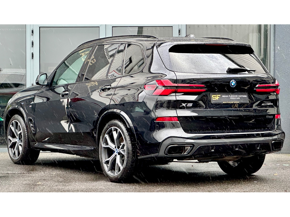 2025 BMW X5 - image 8