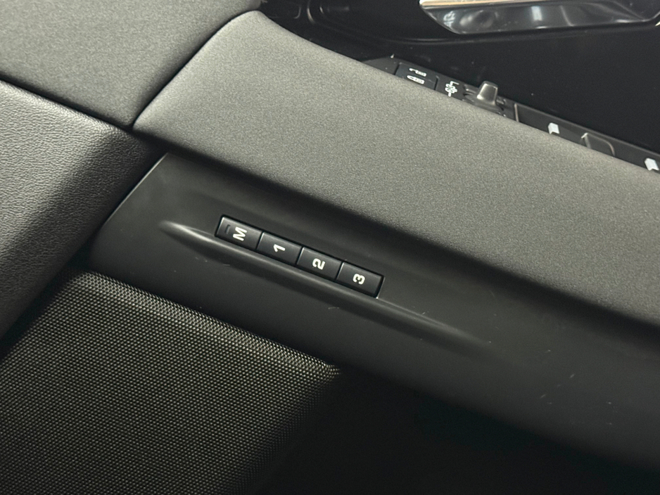 2024 Land Rover Range Rover Evoque - image 16