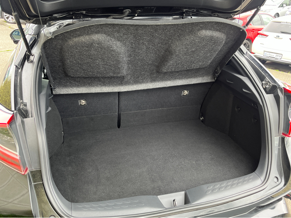 2019 Toyota C-HR - image 8
