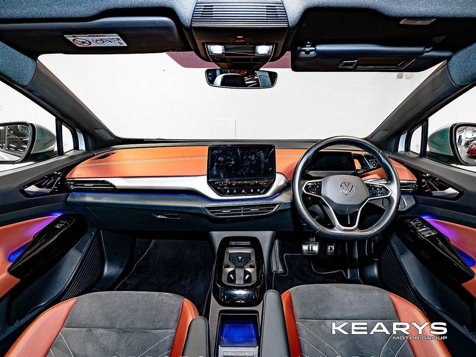 2023 Volkswagen ID.4 - image 10