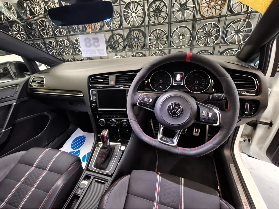2016 Volkswagen Golf GTI Clubsport Street Edition//LOW KMs €25,950