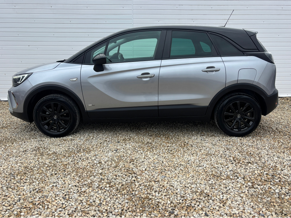 2022 Opel Crossland X - image 13