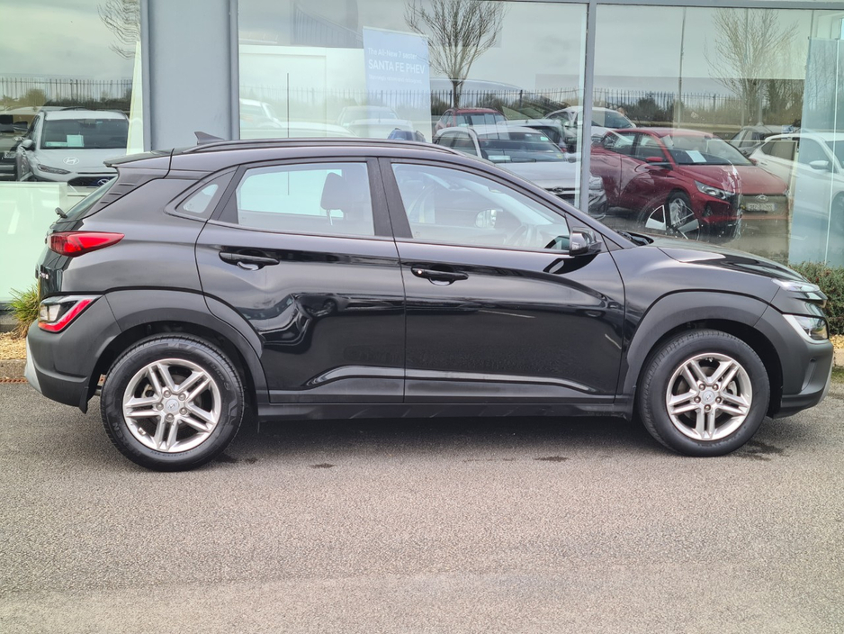 2023 Hyundai Kona - image 3