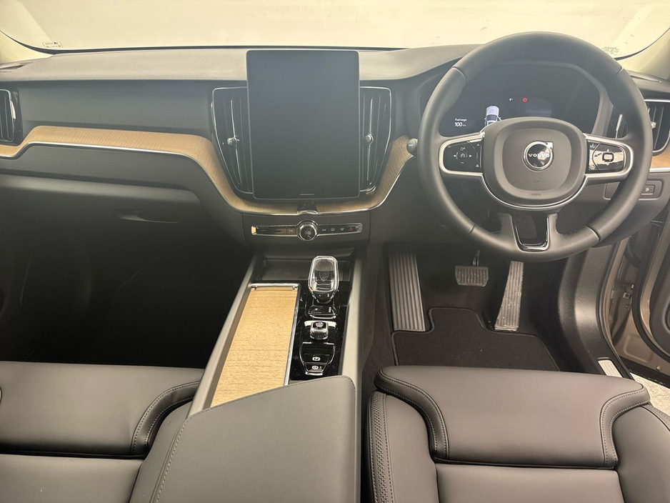 2026 Volvo XC60 - image 19